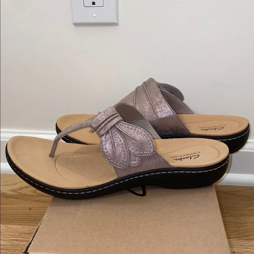Clarks Laurieann Rae Sandal in Taupe Metallic 12W